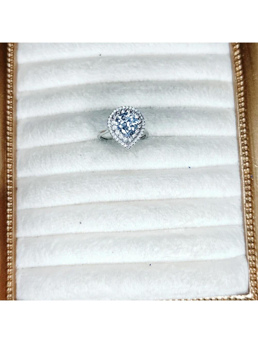 408u. Silvertone Glass Ring Size 7